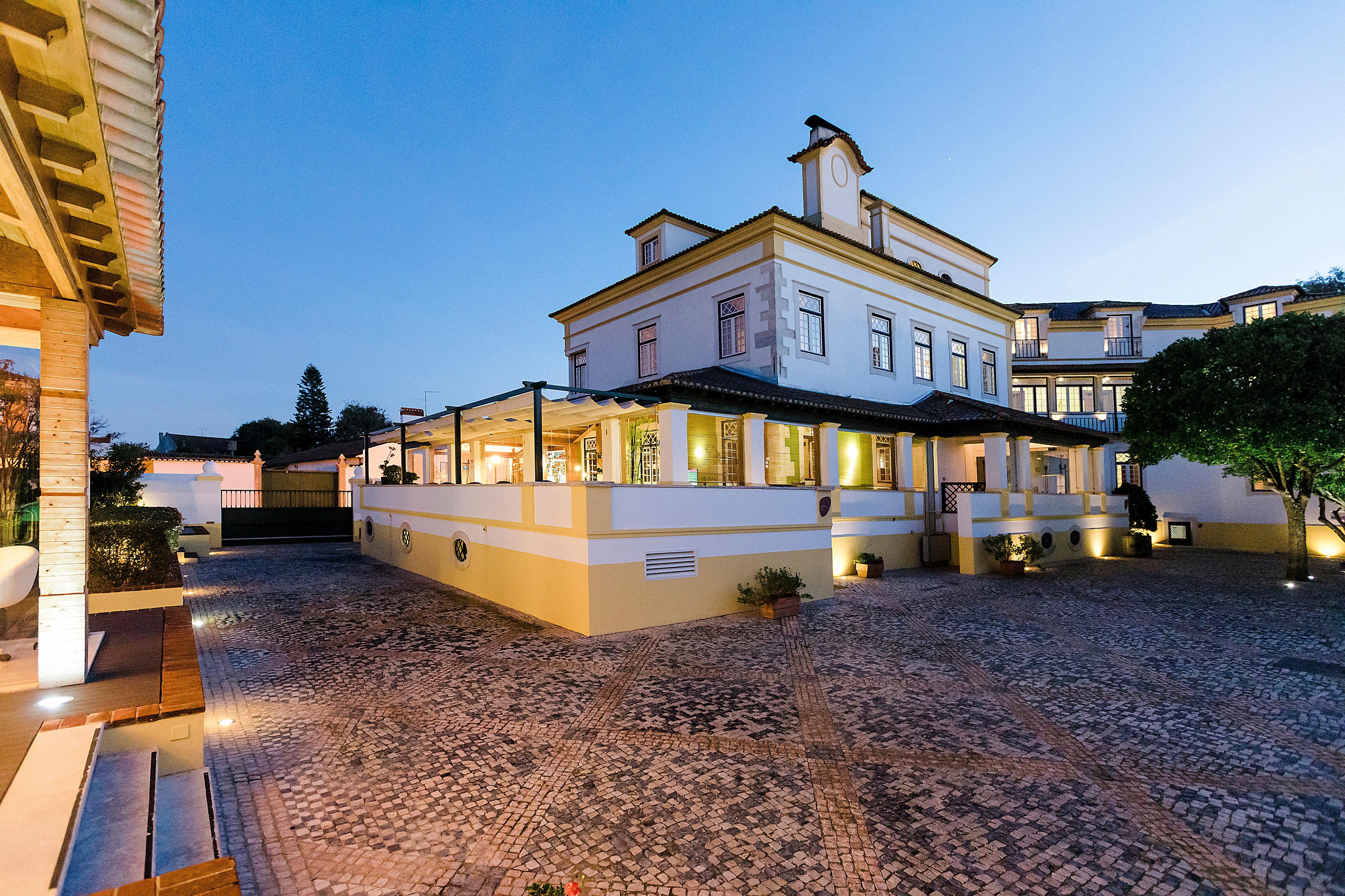 Hotel Lusitano Golegã Екстериор снимка